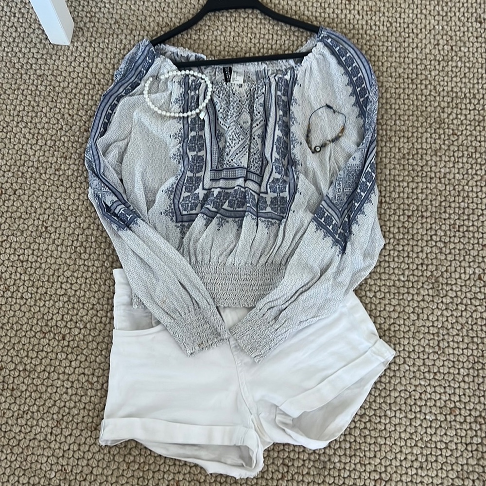 Divided Patterned Blouse US 10